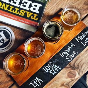 4種類のビールがグラスに注がれた画像