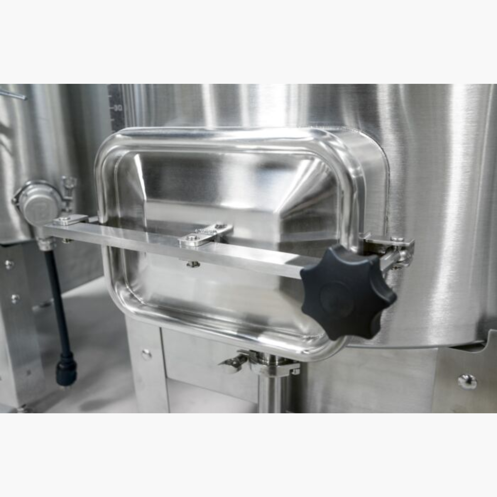 2 BBL 3 VESSEL SINGLE-WALLED BREWHOUSE（電気 / 234ℓ / 三槽式）